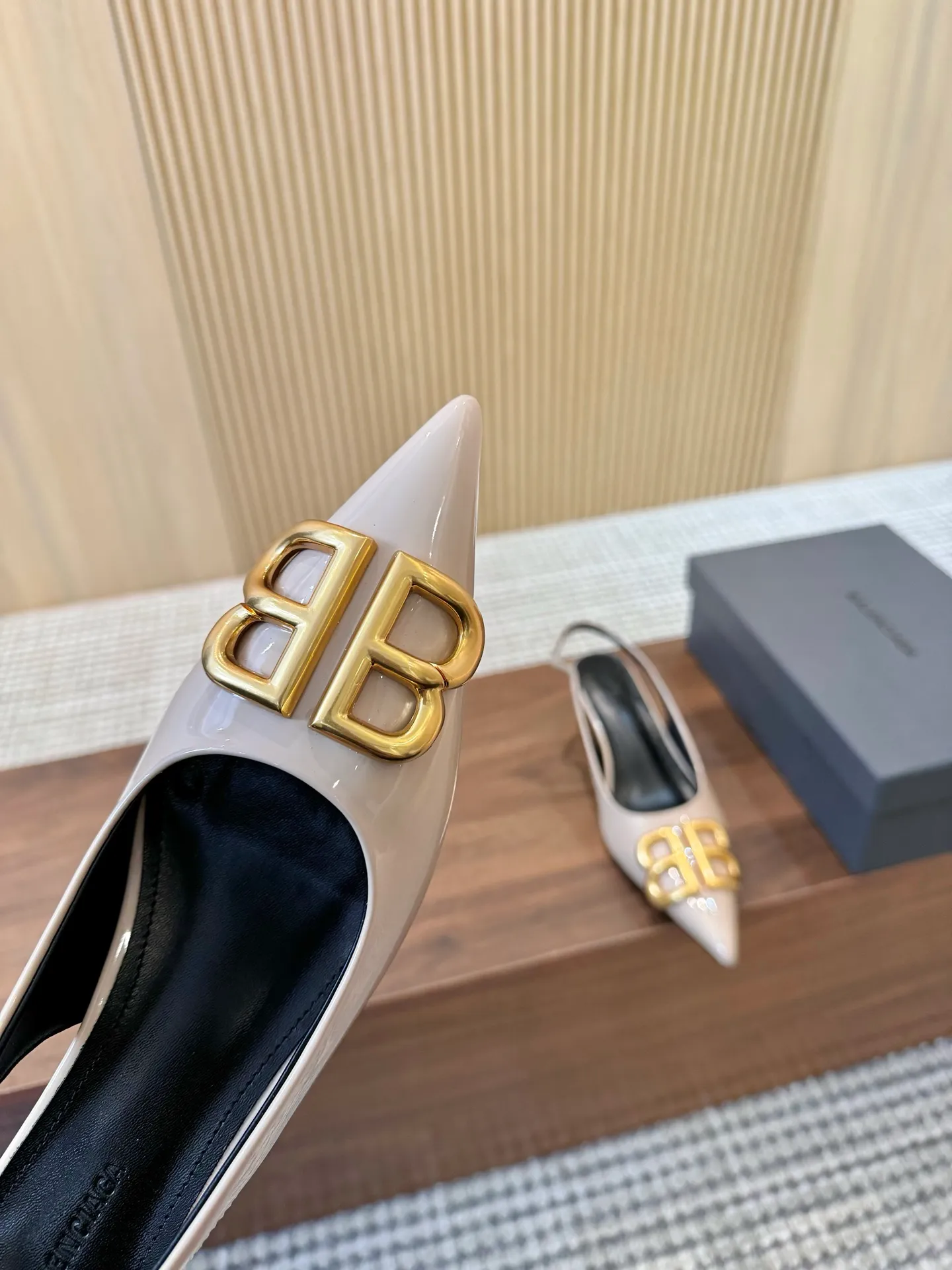 👟👟Ex-factory price 420👟👟 Genuine leather sole +30 BALENCIAGA 25th spring and summer new products Code number: 35-42